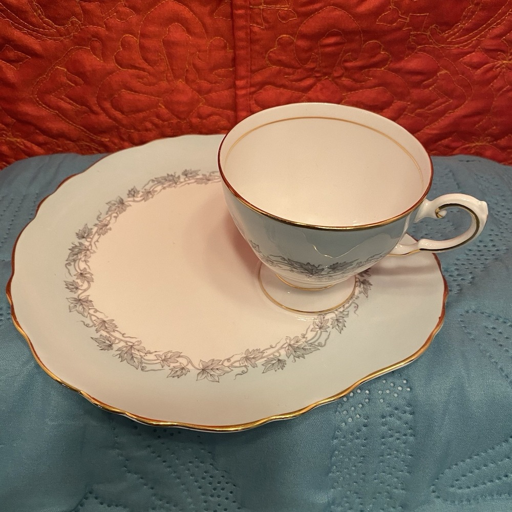 Tuscan Fine English Bone China Tea Cup Lunch/Snack Plate Set  8-Pc Aristocrat‎